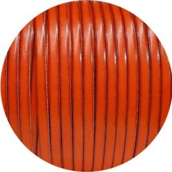 Nouveau cuir plat 5mm de couleur orange vif sans bords noirs en vente au cm