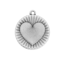 Disque cœur strié de 26mm en métal placage argent Disque cœur strié de 26mm en métal placage argent