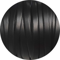 Cordon de cuir plat lisse de 7mm de couleur noire en vente au cm