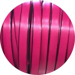 Cordon de cuir plat 10mm x 2mm de couleur rose fuchsia vendu au cm