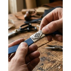 Fermoir magnetique gravé de symboles géométriques pour cuir plat de 10mm