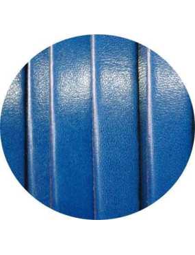 Cordon de cuir plat 10mm x 2mm de couleur bleue-vente au cm