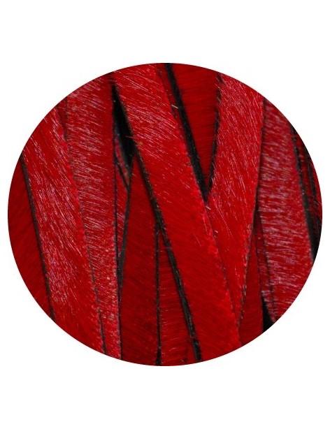 Laniere de cuir plat 5mm rouge avec poils vendue au metre