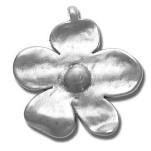 Gros pendant fleur en metal plaque argent