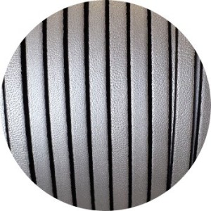 Cordon de cuir plat 5mm métallisé couleur argent mat vendu au mètre