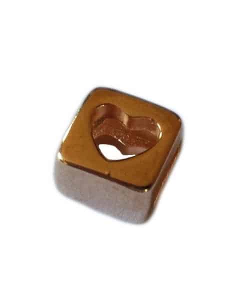 Passant carré avec un coeur pour lacet plat de cuir de 5mm