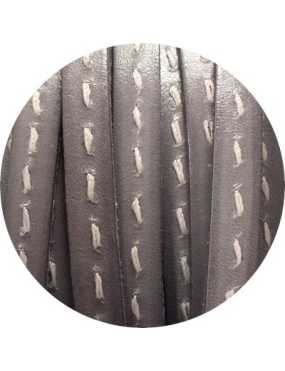 Cuir plat de 8mm gris couture centrale vendu au mètre