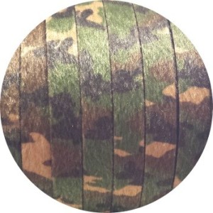 Laniere de cuir plat camouflage vert avec poils synthétiques 15mm-vente au cm