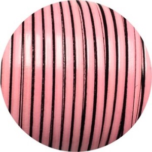 Cordon de cuir plat 5mm x 2mm de couleur rose clair vendu au cm