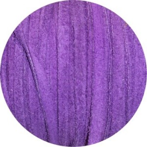 Cuir plat brut de 4mm de couleur violet vendu à la coupe au mètre