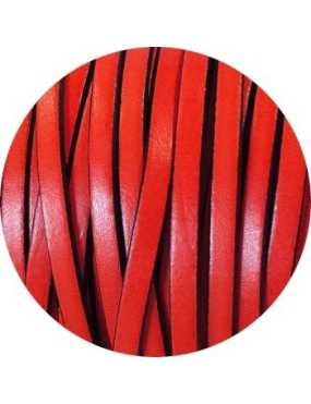 Cuir plat de 5mm rouge satiné avec bords noirs en vente au cm
