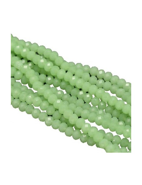 Fil de 145 perles rondes aplaties à facettes vert clair de 4mm