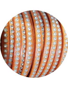 Cordon de cuir plat 6mm orange strass vendu au mètre
