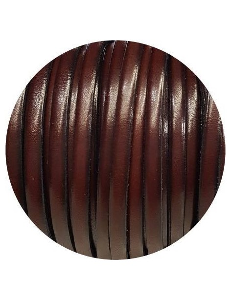 Cordon de cuir plat lisse de 7mm de couleur marron soutenu en vente au cm