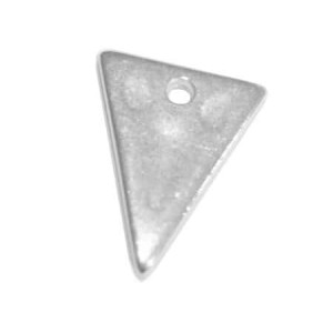Pampille triangle lisse et martelé de 20mm plaquée argent 10 microns
