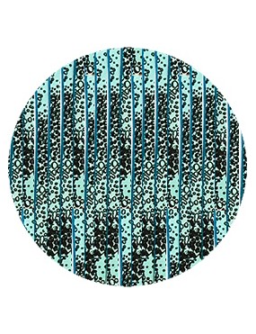 Cuir plat 3mm imprimé motifs noirs sur fond bleu en vente au cm